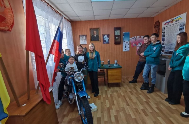 В районах Бурятии полицейские рассказали подросткам о героических поступках российских военных и сотрудниках полиции